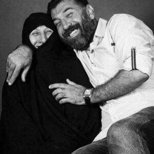 Asadollah Yekta Instagram - @aliansarian ❤️
خوب شو زنگ بزن به هممون و بلند بخند ، تو بلدي همه چيزو درست  كني علي جان بلدي با عشق به حرف همه گوش بدي و با دقت جواب بدي اينبار هم گوش بده اينبار هم جواب بده ...