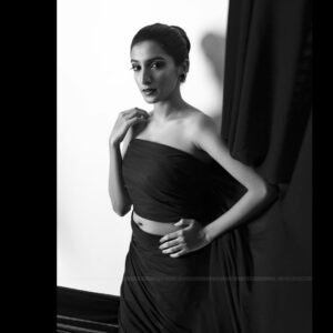 Ashika Yash Instagram - Shades Of Black 🌑
She is a Tornado with pretty eyes and a heart beat 🖤
.
.
.
Photography by @nvn_photography446 
Mua by @vanity_tales 
Saree draping & hair style by @srimathi_hairstylist
.
#conceptphotography #blackandwhitephotography #photography #photoshoot #bold #blogger #vlogger #instablog #instablogger #chennaimodels #chennaimodel #model #artist #youaremorethanablessing #hariteck #beyondblessings #ashikayash