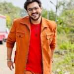 Ashish Chanchlani Instagram - 🍊🦊🍁💥 Kuch samja nahi toh yehi caption daal diya Designed by @henna.akhtar Madh Island