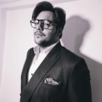 Ashish Chanchlani Instagram - Bhaade ka suit 💙 Designed by : @henna.akhtar 📷 by : @jalajmehta