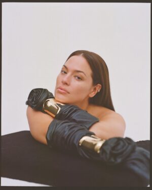 Ashley Graham Instagram - @lovewant part ii ✨

Capturing these moments with @bec_parsons felt like a breath of fresh air. The sun, her film camera, and this natural look made for an afternoon of liberation and positivity. Sometimes, it’s refreshing to strip things down and truly appreciate the beauty in simplicity.