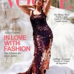 Ashley Graham Instagram - Mit unserer September-Ausgabe feiern wir die Liebe zur Mode – zusammen mit Cover-Star Ashley Graham. Bei unserem Shooting posierte das Supermodel in den schönsten Kleidern der neuen Saison und begeisterte alle am Set mit ihrer Energie und Schönheit. Eine Karriere wie die ihre wurde von der Modeindustrie lange ausgebremst, denn große Größen sind immer noch nicht Standard. Im Interview erzählt Ashley Graham von ihrem Weg, jetzt zu lesen auf VOGUE.de (Link in der Bio) und ab Dienstag, 29. August 2023 im neuen Heft. With our September issue, we celebrate the love of fashion – together with cover star Ashley Graham. At our shoot, the supermodel posed in the most beautiful dresses of the new season and charmed everyone on set with her energy and beauty. A career like hers was thwarted by the fashion industry for a long time, because large sizes are still not standard. In the interview Ashley Graham shares her story. Tap the link in our bio to read the interview in full – on newsstands Tuesday 29 August. #voguegermany #ashleygraham #vogueseptember #voguecover (Cover-Star: @ashleygraham für @voguegermany; Foto: @felicityingram; Styling: @denagia; Head of Editorial Content: @_kerstinweng; Global Creative Director: @juancp; Haare: @marcobracahair @blendmanagement; Make-up: @martina__dandrea @blendmanagement; Modeassistenz: @jxneill, @rujanacantoni; Tailoring: #giovannarizzo; Lichttechnik: #zacdinnage, @dimitridippolito; Props: @luisa_terruzzi; Produktion: #pietromari; Casting: @mrsvoguester; Text: @notstrongonlyaggressive; Redaktion: @mariahunstig; Ashley Graham trägt ein Paillettenkleid und Ohrringe von @maisonvalentino)