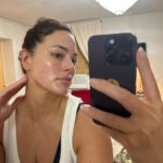 Ashley Graham Instagram - came home for a quick recharge 🤍 now off to Paris!