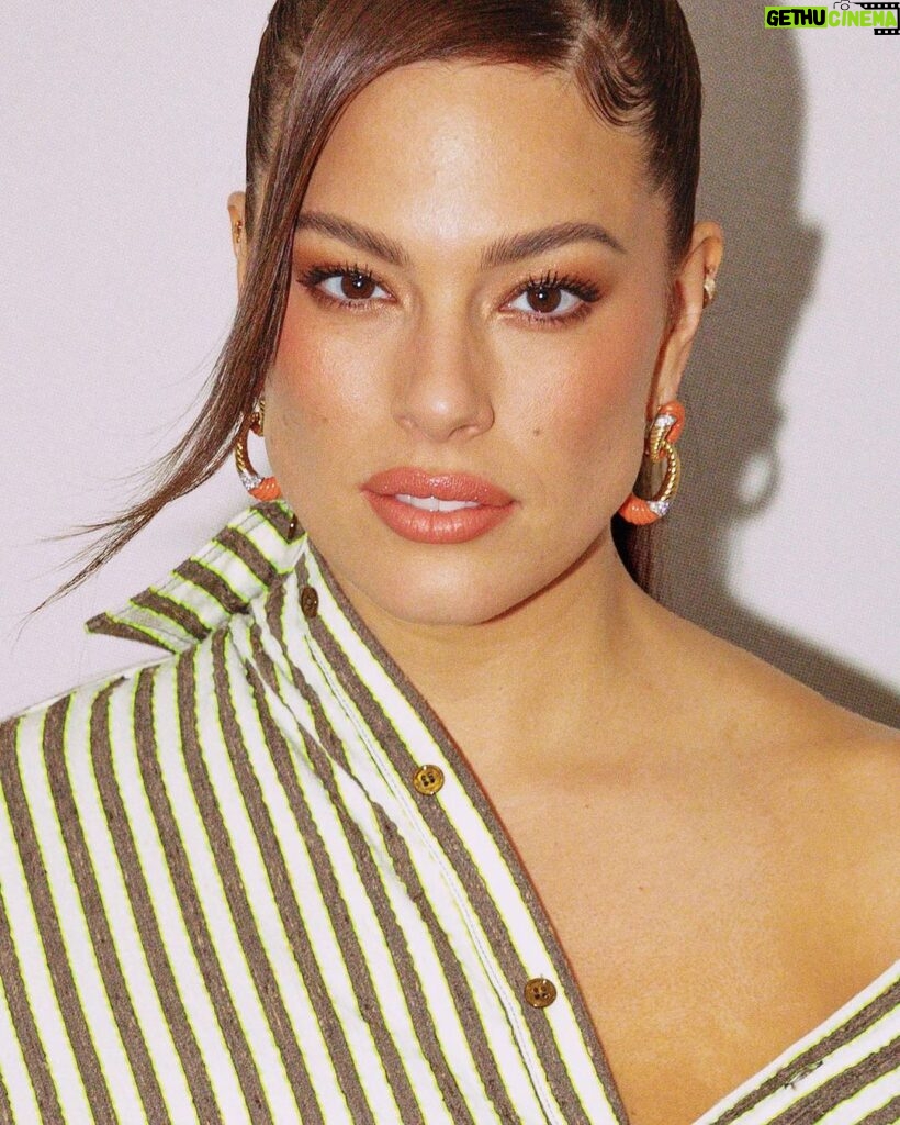 Ashley Graham Instagram - Honored to have moderated @appletv’s #TheSuperModels panel discussion — premieres September 20!!