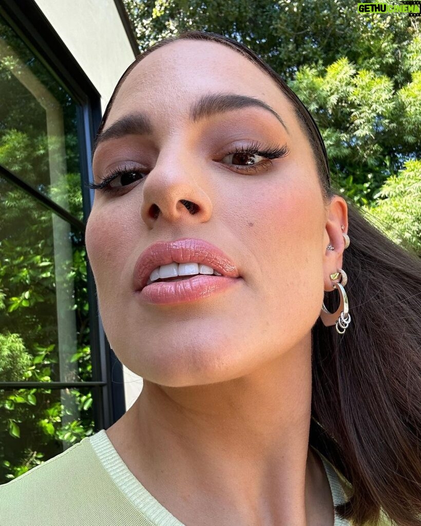 Ashley Graham Instagram - chin up buttercup