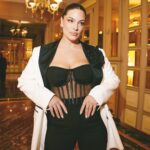 Ashley Graham Instagram - Tux Chic 🤍🖤 @dolcegabbana
