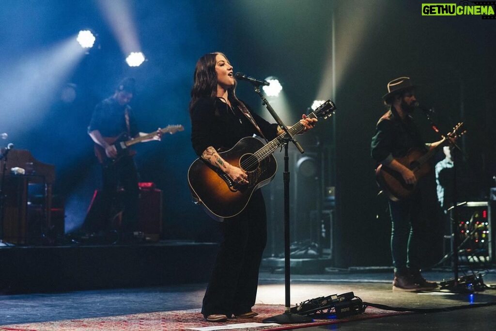 Ashley McBryde Instagram - Boston we love you! Shows like that are why we do what we do. Thanks for coming out and singing your hearts out with us. Big shout out to @lorimckennama for lending me her wisdom and brilliance. 📸: @katiekauss