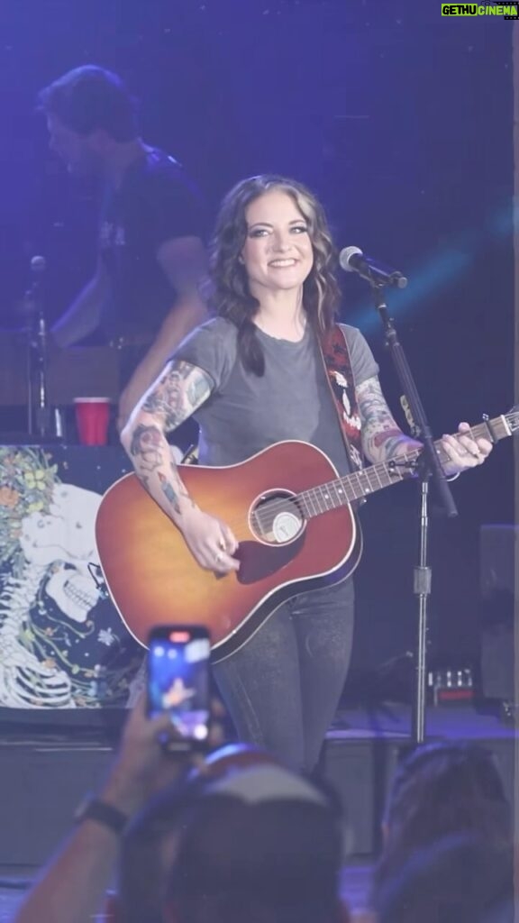 Ashley McBryde Instagram - Life happens in real time. Luckily we get to capture it moment by moment. Thank you for an amazing start to this tour!  The Devil I Know Tour is heating up! And the Devil YOU know wishes you a safe and happy new year. We’ll see you on the road! I’ll be the girl with the smirk on the side of a semi trailer.
