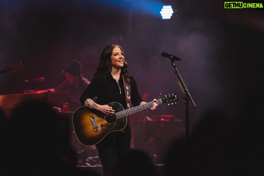 Ashley McBryde Instagram - Boston we love you! Shows like that are why we do what we do. Thanks for coming out and singing your hearts out with us. Big shout out to @lorimckennama for lending me her wisdom and brilliance. 📸: @katiekauss