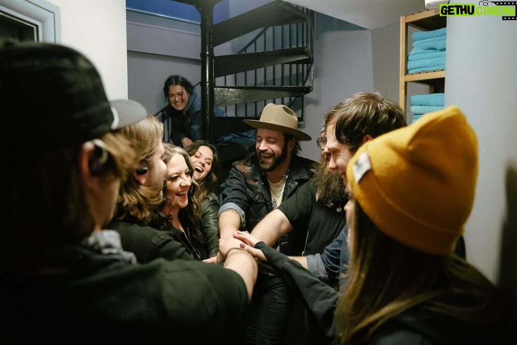 Ashley McBryde Instagram - Pre show rituals! We set our intentions, and get our heads and hearts aligned before we head out to the stage. It’s Maximum joy mode, y’all!