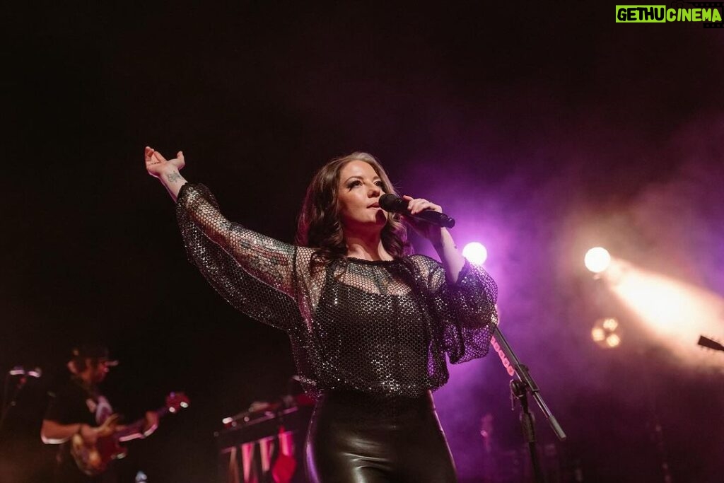 Ashley McBryde Instagram - Belfast !! YOU were the first show to sell out when we announced the tour ! You brought that joy and that love and that energy to Waterfront Hall and then some !! We can’t get back to you fast enough.