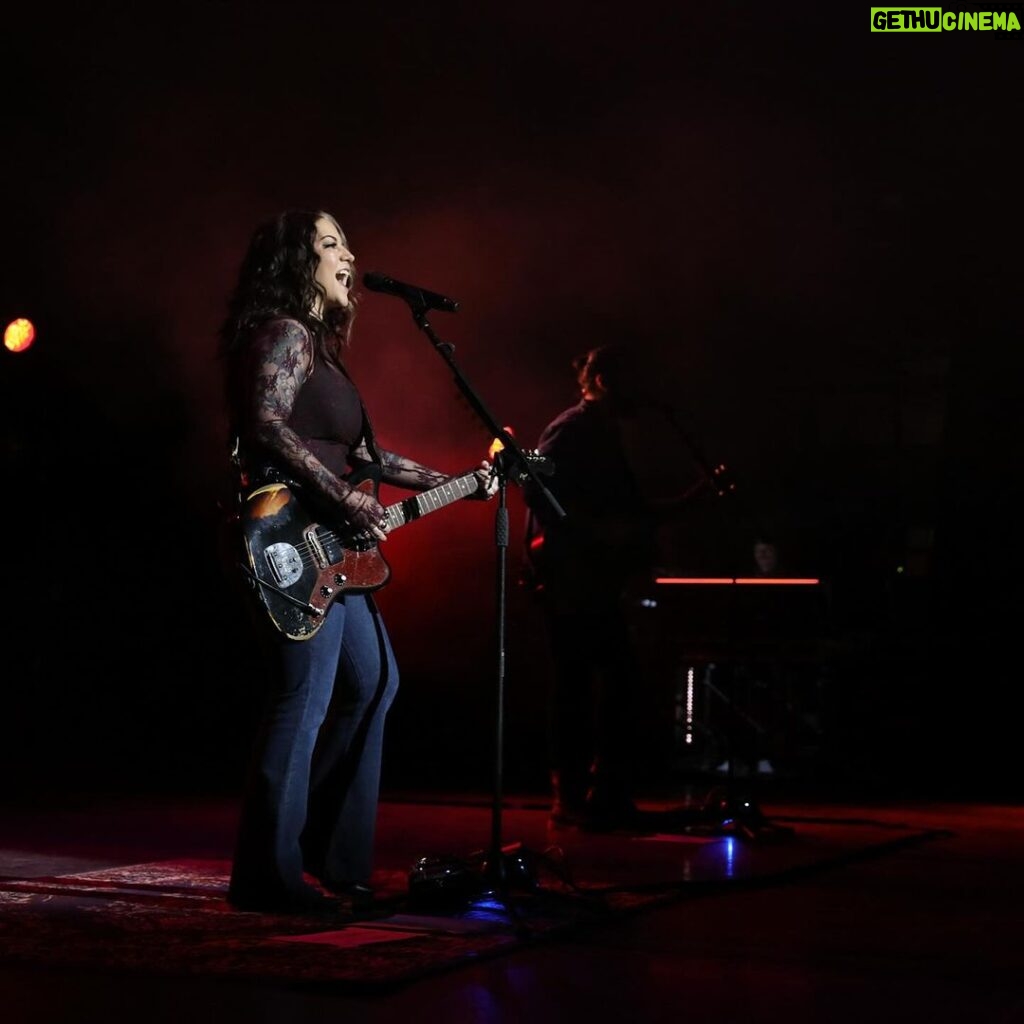 Ashley McBryde Instagram - London! You’re always so good to us! From the first note I ever sang to you, you’ve been behind us cheering us on. Last night was one of those shows we will talk about for a long time. Thank you for your magic! 📸 by @christiegoodwin and @aubreywisephoto Eventim Apollo