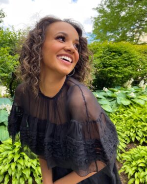 Ashley Nicole Williams Instagram - pretty in @prada 🖤
for @goodmorningamerica