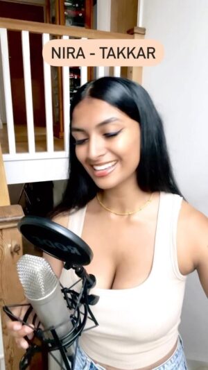 Ashnaa Sasikaran Instagram - Nira - Takkar - by @sidsriram @worldofsiddharth . Let me know what you think of this rendition! Less than one week left to get your tickets for Sid Sriram!! Go over to @thamarai.uk @maestroproductions.uk to get your tickets :) ❤️❤️❤️