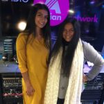 Ashnaa Sasikaran Instagram – Thank you @ashantiomkar for having me on the @bbcasiannetwork ❤️❤️ please tune in if you can from 2-4pm this Sunday on the BBC Asian Network to listen to my interview 😬😊xx (link in bio) #milapfest #samyo #sabrang #bbcasiannetwork #carnaticmusic #ashantiomkar BBC Studios, Elstree, England
