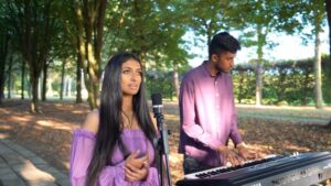 Ashnaa Sasikaran Instagram - En Kadhal Solla | Paiya | Ashnaa & MJ Melodies | Unplugged Series

Episode 2 Out Now 🔥
(LINKS IN BIO) ⬆️

Vocals by @ashnaa_ns 
Music, Mixing and Mastering by @mj.melodies 
DOP, Editing and Screenplay by @livisuals_ 
Flute by @kowtham_
Guitar by @janathan.17

Original Credits
Vocals: @itsyuvan
Lyrics: Na Muthukumar 
Music: @itsyuvan
Label: @sonymusic_south 

Stay Blessed ❤️
