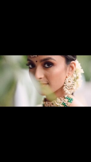 Ashnaa Sasikaran Instagram - AAROMALE

Rebranding Shoot 
Shoot owner & Saree by @ranyasarees
Mua @makeupbyeva
Stylist @silksandstripes
Model @ashnaa_ns
Photography @concepts_bysugini
Videography @yaalini.ilankumaran
Jewellery @deeyajewellery
Blouse @tailored_bylatha
Creative brief @madebydiwani
Planner @x_ajii_x
Rolls-Royce www.air-sym.com

Absolutely loved doing this shoot! And got to work with an amazing team💜