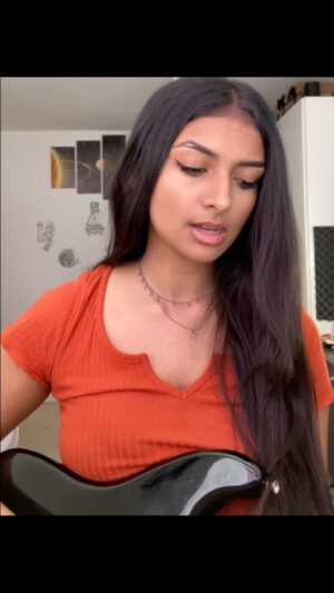 Ashnaa Sasikaran Instagram - Paakatha - full cover on my Spotify profile “Ashnaa”, and all other streaming platforms! Thank you so much for all the love on this one, and please check out the full cover if you haven’t already :) Keep streaming and supporting, lots of love 💗 xx

#paakatha #devisriprasad #ashnaa #ashnaasasikaran #spotify #streaming #tamilcover #fullcoveragefoundation #tamil #tamilsong #tamilcinema #applemusic #tamilmusic #singer #tamilsinger