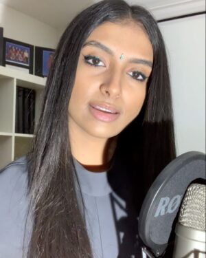Ashnaa Sasikaran Instagram - Maayangal - from “Kutty Story” - by @krish_music @nakulabhyankarofficial  @karthikmusicexp @madhankarky . I came across @krish_music ‘s page and fell in love with his voice and this song.❤️ Hope you enjoy my take on this, and let me know what you think!🙏🏾
