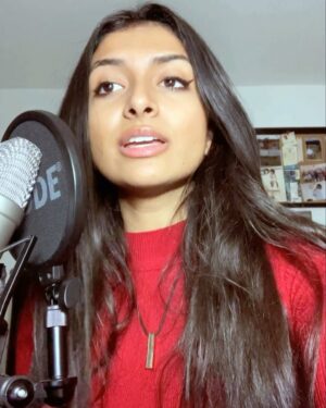 Ashnaa Sasikaran Instagram - Chinnathai Aval - by Ilaiyaraaja and S.Janaki. I hope you enjoy and please do let me know your thoughts!🧡 

Mixing: @sahisiva_official 🙏🏽✨