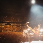 Ashton Irwin Instagram – What I’ve learnt. Literally, never give up. 

Thank you to all the fans of @5sos for an experience like no other ❤️

@ryanfleming The 02 arena, London