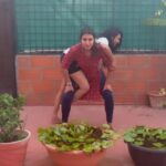 Ashvini Instagram - #balancinglife #strength #trust #fun #friends #buddyforlife #plants #greenlover #nopainnogain #artist #influencer #bravegirls #artistsoninstagram #zeereel #zee5 #zeekannada #zee5kannada #sandalwoodofficial #sandalwoodactress #challenge #challengeaccepted