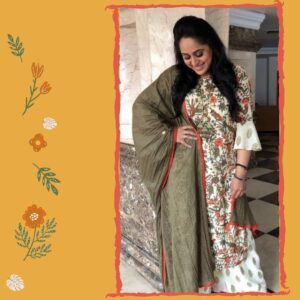 Aswathi Menon Instagram - One way to keep spirits high is about our ability to persevere through the toughest adversity without giving up, a constant, a life lesson that helps one blossom into a stronger person one day at a time..
#goodtimes #throwback

Styled @dinstyling
Makeup and Hair @unnips

#lifeofanartist #aswathimenon