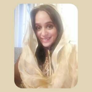 Aswathi Menon Instagram - “She stood in the storm and when the wind did not blow her way, she adjusted her sails.” Elizabeth Edwards

#lifeofanartist #aswathimenon
