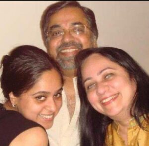 Aswathi Menon Instagram - Family ❤️ #covidlockdown #missingfamily #throwbackpic