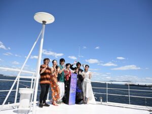 Atomu Mizuishi Instagram - 先日『忌怪島』の完成報告イベントでした！

"島"をイメージして、船上で行われました。

・アロハ・ワンピース
とのドレスコードで、このまとまりの無さ。

それを見て、ジャケット有りにしちゃいました。着たかったんだもん

各情報番組や誌面でも「見たよー！」て報告ありがとう！

6/16〜公開！
今年も暑そうだし、少しヒヤリとしていただけたら👻
