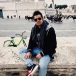 AuronPlay Instagram - Este soy yo en Roma hace unos días, me encanta Roma porque está llena de Romanos. Fuera coñas, para mi Roma es de las mejores ciudades en las que he estado, no me cansaría nunca de ir. Quiero agradecer a @hotelscombined.es su gran trato y profesionalidad. VIVA JESUCRISTO. Rome, Italy