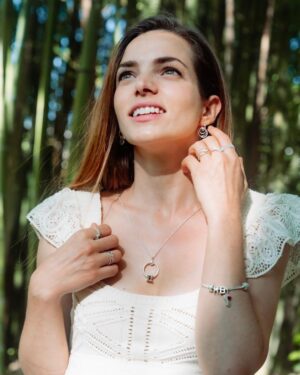 Aurora Ruffino Instagram - Tra poco è il mio compleanno e ho scelto i gioielli Pandora per celebrare questo momento speciale! I charm @theofficialpandora sono il regalo perfetto per ogni occasione speciale! #momentswithpandora #shotforpandora #ad ♥️