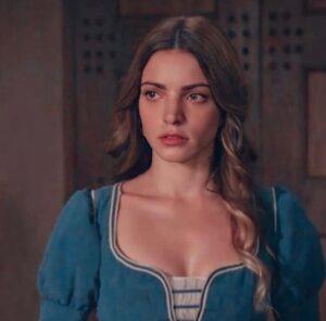 Aurora Ruffino Instagram - Sabato scorso ho avuto il piacere di partecipare al @festival_ilmagnifico in cui mi è stato fatto il dono di ricevere un premio per il ruolo di Bianca de’ Medici. È stato un personaggio che ho amato moltissimo e un’esperienza, quella del set de “I Medici”, che mi ha regalato amici e cambiato nel profondo. 
Grazie @leonardo.margarito per questa bellissima iniziativa volta alla celebrazione dell’arte, della cultura e della storia di Firenze e dell’Italia. ♥️
@luxvide @_rai_fiction_ 

#love #fiction #italy