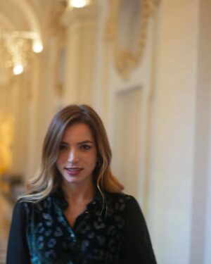 Aurora Ruffino Instagram - Buon Natale a tutti! 🎄♥️
 #merrychristmas #love #italy 

ph: @_filippogabriele @cotrilspa @francescagiulini @marcoartesani @maxandco