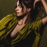 Aurora Ruffino Instagram - DÉLUGE #26 - L’ANNO DEL DRAGO 🐉♥️ @deluge_mag PHOTO @fabcestari MAKEUP & HAIR @emanueladigiammarco CONSULENZA IMMAGINE @marvi_marver LOOK @philosophyofficial PRESSOFFICE @dicarlorella #delugemagazine #love #italy
