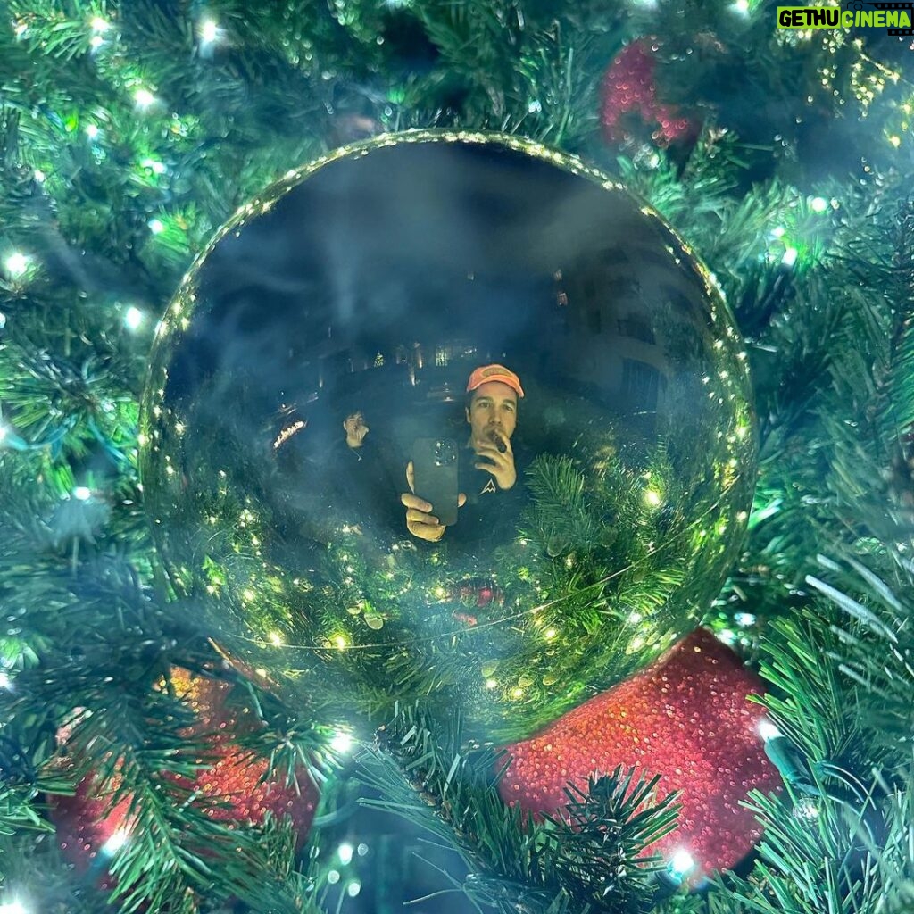 Austin Mahone Instagram - Merry Christmas ya filthy animals! 🎄