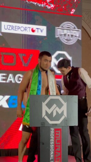 Avliyohon Hamidov Instagram - Avliyohon Xamidov Muradov Professional League 3 Xalqaro turnirda raqibini chiroyli..nokautga uchradi keyingi janglaridaham shunday chiroyli galabalar bilan özbegimni hursand qilish nasib aylasin ✊
