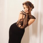 Avneet Kaur Instagram - 🍸🖤🍾