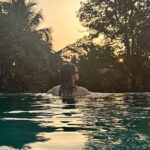Avneet Kaur Instagram - January 2024…. In between shoots, fittings, dance, books, food and 🤳🏻💗✈️🍃 #dump
