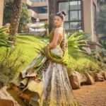 Avneet Kaur Instagram - Shaadi ka season hai 💚💛 #mehendi Outfit:- @studiobagechaa Earings:- @chandrakalm_jewellery Stylist:- @_vaishnavii.3011 @styledbykashishmutha Pune, Maharashtra