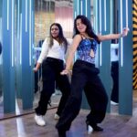 Avneet Kaur Instagram - Here’s another dance video for y’all 🔥🕺🏻 With @kajalpurohit1 #GaadiKaali #NehaKakkar #Rohanpreet #Nehupreet