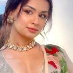 Avneet Kaur Instagram - 🪔❤️💥✨