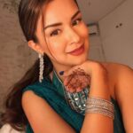Avneet Kaur Instagram - I love wearing sarees 🥹💗 Wearing @1717_designerwear Styled by @_vaishnavii.3011
