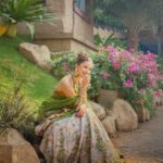 Avneet Kaur Instagram - Shaadi ka season hai 💚💛 #mehendi Outfit:- @studiobagechaa Earings:- @chandrakalm_jewellery Stylist:- @_vaishnavii.3011 @styledbykashishmutha Pune, Maharashtra