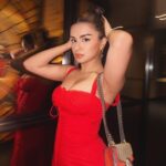 Avneet Kaur Instagram - Just a red bit obsessed 🌹 #aboutlastnight Wearing @themeshstore.co Bag @gucci Watch @bulgari