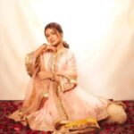 Avneet Kaur Instagram - Yeh fitoor mera ♥️🌹 Styled by @kmundhe4442 Outfit by @sheetalbatra Jewellery by @sajsavar Photography by @visualaffairs_va