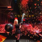 Avril Lavigne Instagram - Huge thank you to my fans, band, crew, @phem, and @girlfriends for a kickass Europe & UK Tour 🧡🖤 I’ll never forget these shows