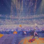 Avril Lavigne Instagram - Huge thank you to my fans, band, crew, @phem, and @girlfriends for a kickass Europe & UK Tour 🧡🖤 I’ll never forget these shows