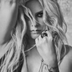 Avril Lavigne Instagram - @grazia_magazine_bg 🖤🖤 Photography: @janaschuessler Interview: @mitkoandonov Styling: @lynalyson_ Makeup: @alexisoakley Hair: @alanaschober Creative Director: @laurenbateshair Producer & Photography Assistant: @clairegrisolano Photography & Production Set Assistant: @emmaherschede Market Assistant: @kellygoldybrown Styling Assistants: @hannahhmstonee @trentdegr00t @styledbyrachelo Production: @greatsocialclub Set Stylist & Location Contact: @designtonik PR: @fullcoveragepr