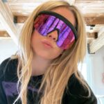 Avril Lavigne Instagram - 💜😈